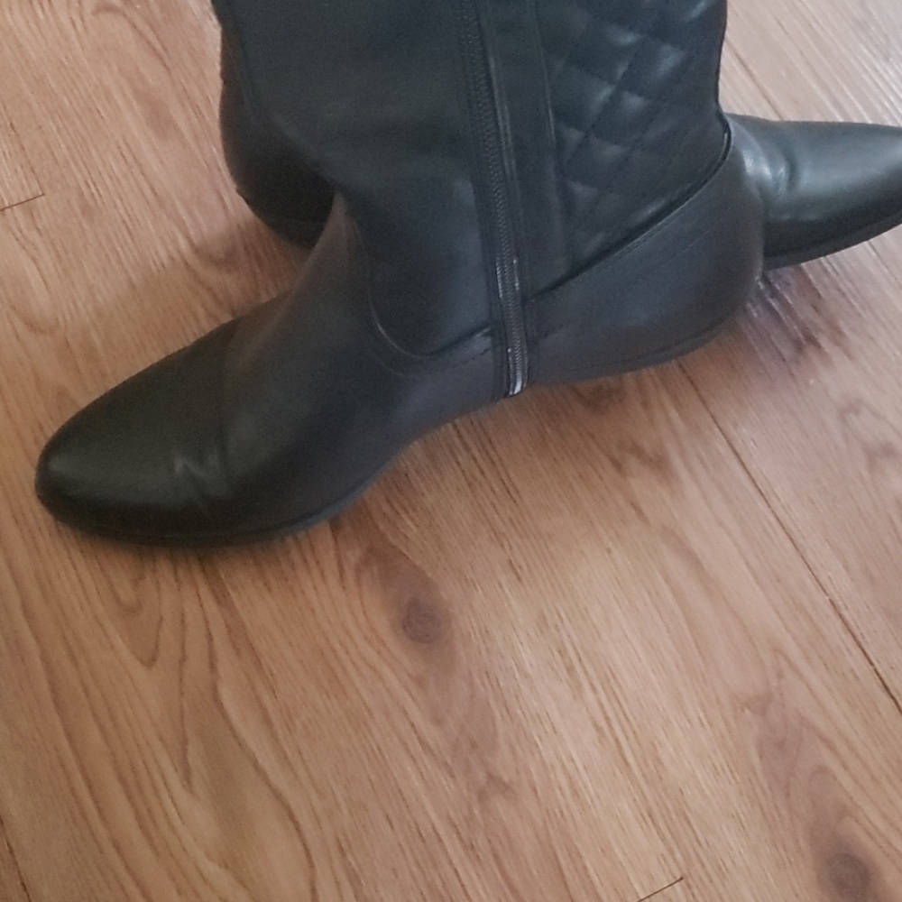 Boots - Picture 6 of 8